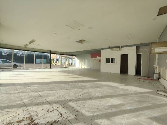 Location local commercial rivesaltes 74 m2