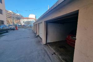 Location garage / parking, 17 m2 - garage ferme -222 boulevard de la madeleine