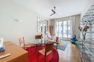 Location appartement, 80 m2, 3 pièces, 2 chambres - location meublée carré d'or