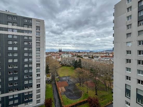 Location appartement t5 de 97m2 galaxie - Clermont-Ferrand
