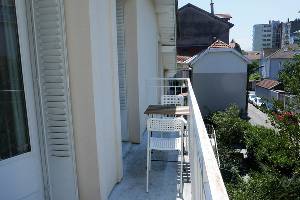 Grenoble appartement t3 meublé en dernier étage avec balcon,