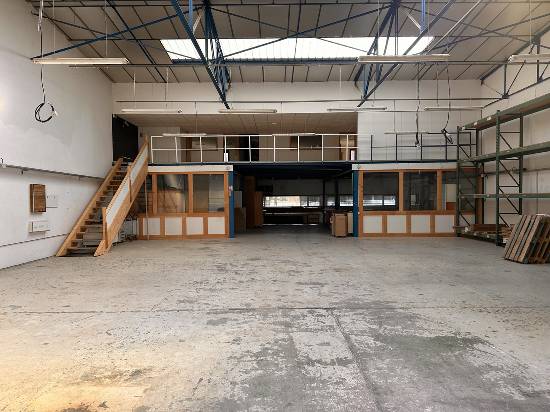 Location local commercial 565 m2 - sassenage