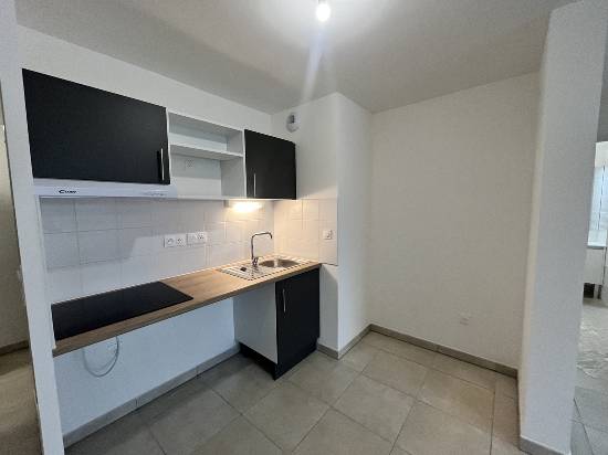 Location a louer nimes kennedy appartement p3 neuf + pkg