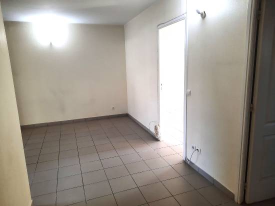 Location t2 45m2 rdc residence securisee