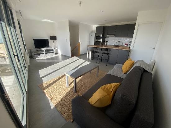 Aix en provence : location appartement t3 en duplex meublé a