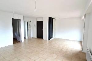 Location appartement, 86 m2, 4 pièces, 3 chambres - 4 pieces - avenue de la madonette