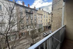 Location appartement rue sadi carnot avec balcon et ascenseur