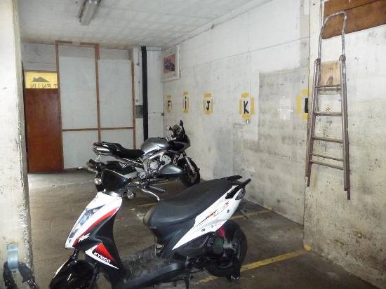 Location garage / parking - parking moto - le montana - 32 bd gorbella
