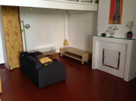 Grand studio meuble de 33.16 m2 avec terrasse au coeur du 6e