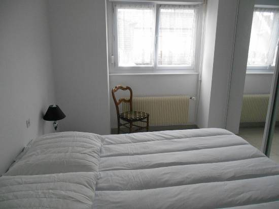 Appartement meublé état neuf - 8 couchages - 3 chambres - ba