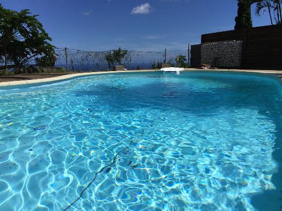 Location fleurimont jolie villa f5 avec vue et piscine