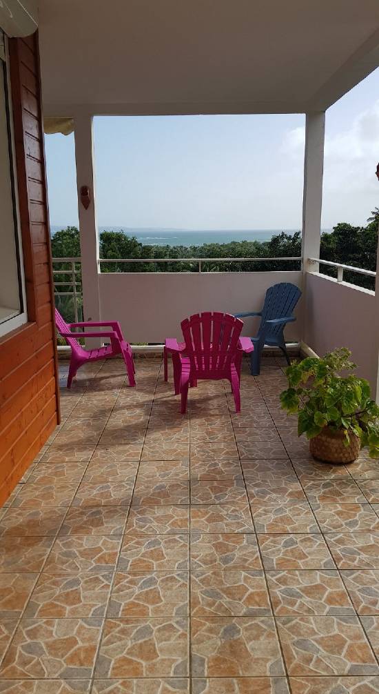 Magnifique haut de villa f3 meuble - vue degagee mer - garag