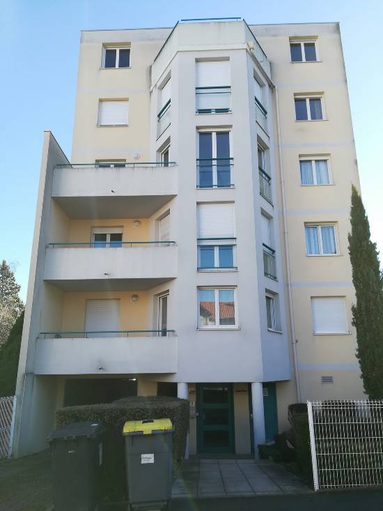 Location t2 avec balcon et garage - Clermont-Ferrand