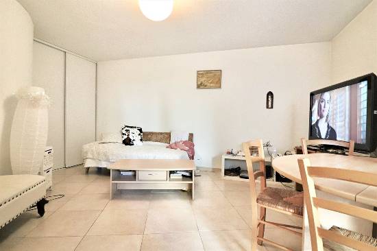 Location appartement, 41 m2, 2 pièces, 1 chambre - 2p vide avec terrasse et parking