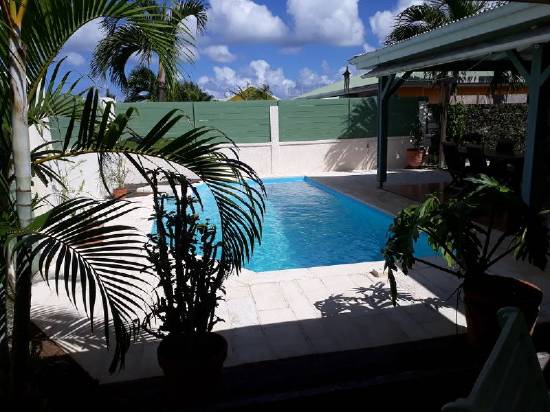 Jolie villa avec piscine a 5 minutes de l'aeroport - wifi