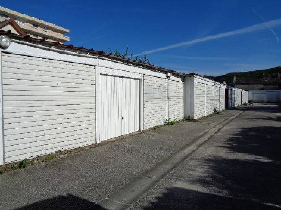 Cherbourg en cotentin  secteur pasteur garage de 10 m2.