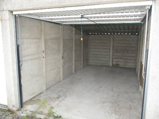 Location garage pour stockage ou stationnement