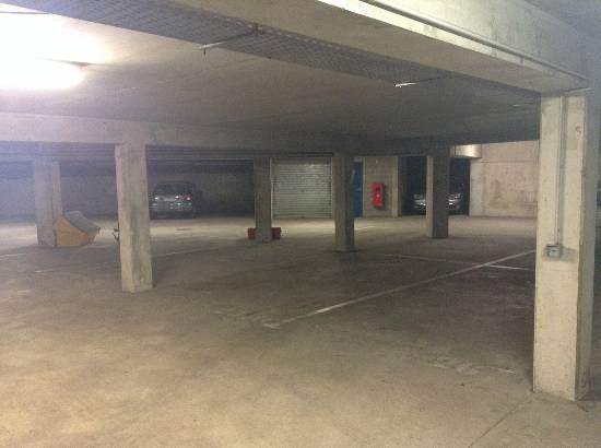 2 places de parking en sous-terrain dans quartier du vÉlodro