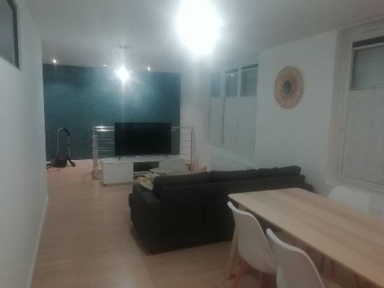 Caen centre meuble dans colocation appartement de 115 m2 lib