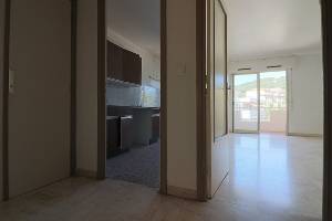 Location appartement, 67 m2, 3 pièces, 2 chambres - 3p dernier étage - garage