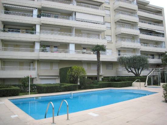 Location appartement, 30 m2, 1 pièces, 1 chambre - residence  piscine-quartier martinez