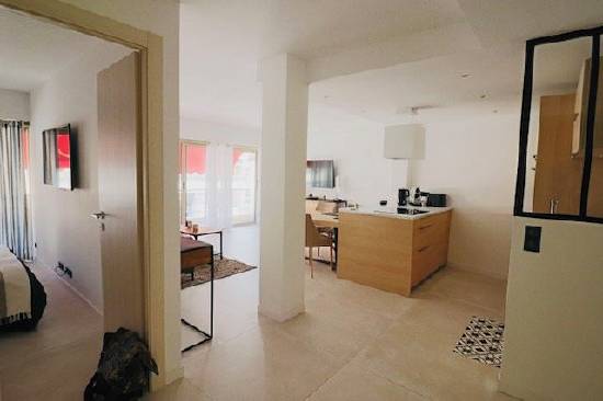 Location appartement, 70 m2, 3 pièces, 1 chambre - appartement 2p-proximité de la croisette