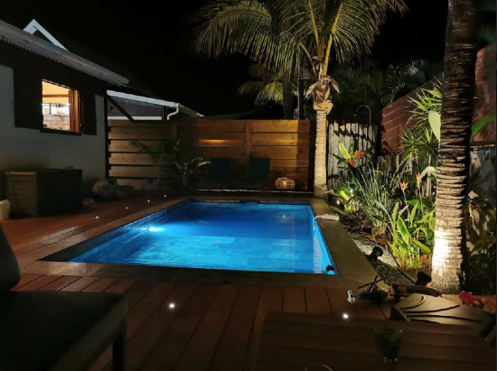 Location villa individuelle de type t4 avec piscine et terrasse