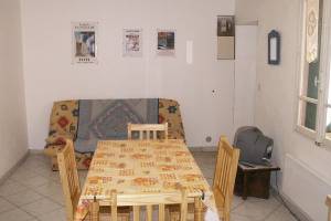 Appartement typique dans la vieille ville de collioure c095