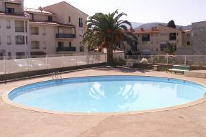 Location appartement dans une résidence avec piscine