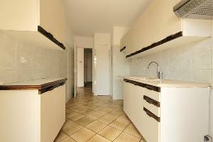 Location appartement, 68 m2, 3 pièces, 2 chambres - 3p vide, terrasse, cave, stationnement, p