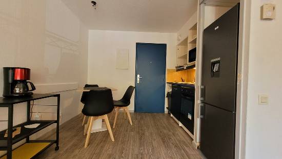 Location appartement, 27 m2, 2 pièces, 1 chambre - 2p terrasse et parking