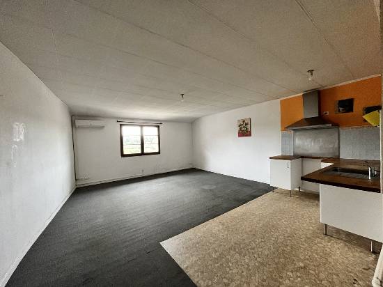 Location appartement, 65 m2, 2 pièces, 2 chambres - appartement t3 au cœur d'aurignac
