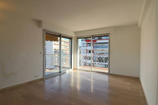 Location appartement, 59 m2, 3 pièces, 2 chambres - 3p vide, 2 terrasses, parking, cave