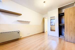 Location appartement, 53 m2, 2 pièces - location rez-de-jardin 2p corniche  fleurie