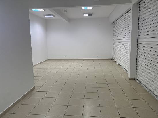 Location local commercial 55 m2 - Cayenne