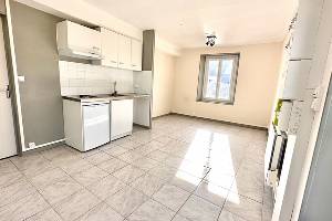 Location gurgy - appartement 30m2 - bureau / chambre