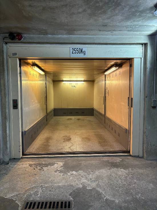 Location garage / parking, 12 m2 - garage ferme - 6/8 ruelle des canebiers